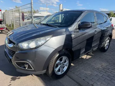 Gebraucht Hyundai ix35 Comfort 136 PS (100 kW) 2011 Grau SUV
