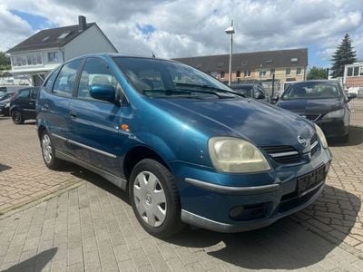 Nissan Almera Tino