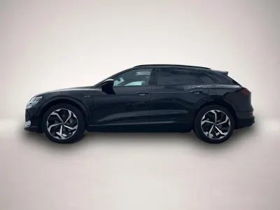 Gebraucht Audi e-tron S-Line 300 kW (408 PS) 2022 Manufacturer SUV