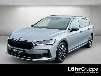 Gebraucht Skoda Superb Selection 204 PS (150 kW) 2025 Aluminiumsilber metallic Kombi