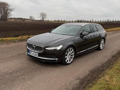 Braun Gebraucht 2021 Volvo V90 Inscription Kombi | 33.900 € (Guter Preis)