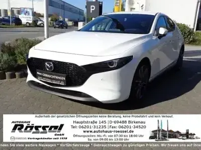 Gebraucht Mazda 3 Selection 122 PS (89 kW) 2022 Arctic white Limousine