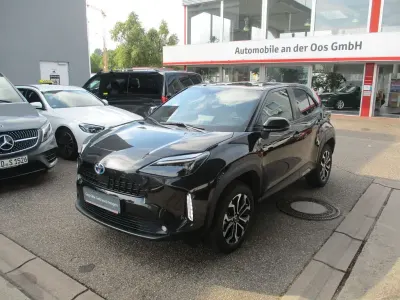 Gebraucht Toyota Yaris Cross Team 116 PS (85 kW) 2021 Schwarz SUV