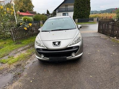 Gebraucht Peugeot 207 95 PS (69 kW) 2008 Braun Kleinwagen