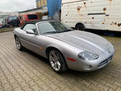 Gebraucht Jaguar XJ8 360 PS (264 kW) 2002 Silber Limousine