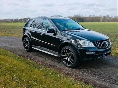 Gebraucht Mercedes ML320 224 PS (164 kW) 2008 Schwarz SUV
