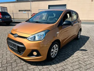 Gebraucht Hyundai i10 Classic 67 PS (49 kW) 2016 Gold Kleinwagen