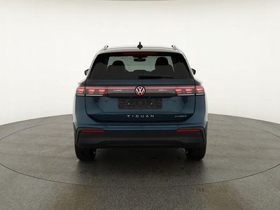 Nightshade blue metallic Gebraucht 2025 VW Tiguan Life SUV | 46.475 € (Fairer Preis)