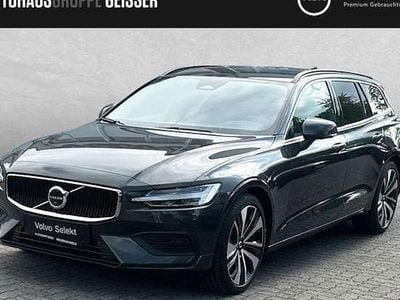Usado Volvo V60 Core 197 HP (144 kW) 2025 Cinzento Carrinha