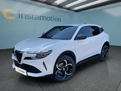 Neu Alfa Romeo Junior 136 PS (100 kW) 2026 Weiß SUV