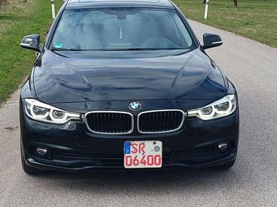 Gebraucht BMW 318 Advantage 150 PS (110 kW) 2018 Schwarz ii/bonnet fluid black Kombi