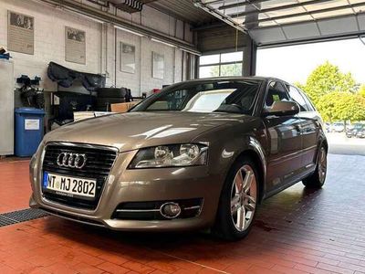 gebraucht Audi A3 Sportback 2.0 TDI DPF quattro S line Ausstattung