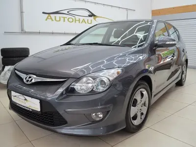 Gebraucht Hyundai i30 Edition 109 PS (80 kW) 2011 Grau Limousine