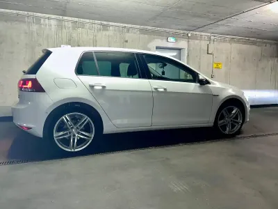 Gebraucht VW Golf VII Edition 86 PS (63 kW) 2014 Weiß Limousine