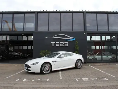 Gebraucht Aston Martin V8 Vantage 426 PS (313 kW) 2010 Weiß