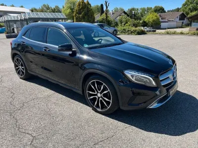 Używany Mercedes GLA220 Urban 170 KM (125 kW) 2015 Czarny SUV