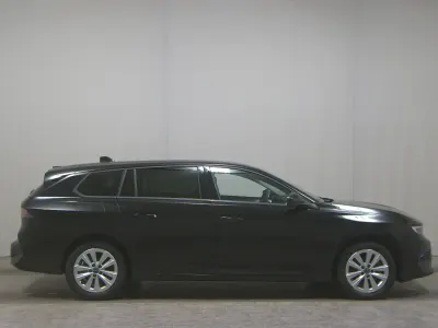 Begagnad Opel Astra Elegance 131 HK (96 kW) 2023 Svart Kombi
