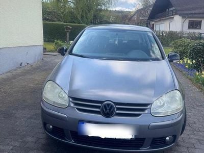Grau Gebraucht 2007 VW Golf V Kleinwagen | 3.500 € (Fairer Preis)