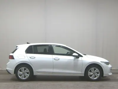 Gebraucht VW Golf VIII Pro 116 PS (85 kW) 2025 Weiss Limousine