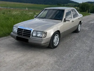 Gebraucht Mercedes 200 118 PS (86 kW) 1989 Grau Limousine