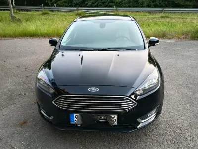 Gebraucht Ford Focus Titanium 125 PS (91 kW) 2017 Schwarz Limousine