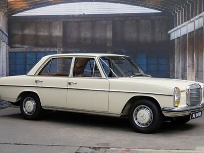 Gebraucht Mercedes 200/8 94 PS (69 kW) 1972 Weiß Limousine