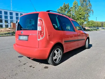 Gebraucht Skoda Roomster 105 PS (77 kW) 2010 Rot Van / Kleinbus