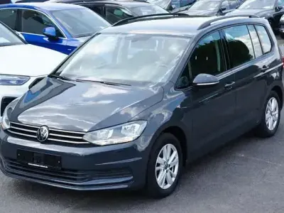 Gebraucht VW Touran Comfortline 122 PS (89 kW) 2021 Grau Van / Kleinbus
