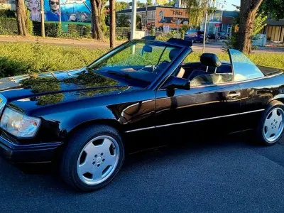 Gebraucht Mercedes 300 220 PS (161 kW) 1993 Schwarz Cabrio