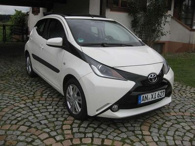 Brugt Toyota Aygo X-wave 69 HK (50 kW) 2015 Hvid Hatchback