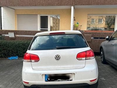 Gebraucht VW Golf VI 109 PS (80 kW) 2011 Weiß Kleinwagen
