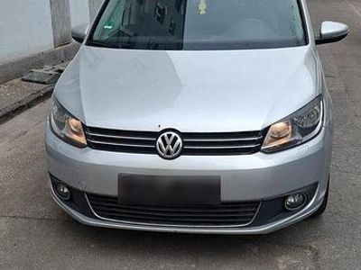 Begagnad VW Touran Style 105 HK (77 kW) 2010 Silver Minibuss