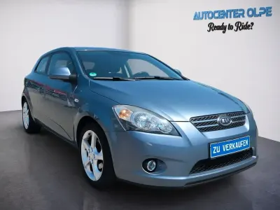 Usado Kia Ceed 143 CV (105 kW) 2008 Azul Utilitario
