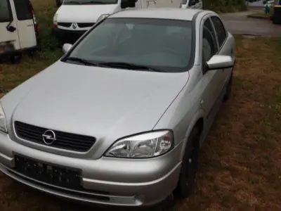 Gebraucht Opel Astra 100 PS (73 kW) 2000 Silber Limousine