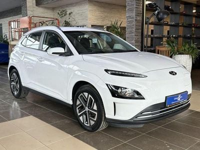 Gebraucht Hyundai Kona 100 kW (136 PS) 2023 Weiß SUV