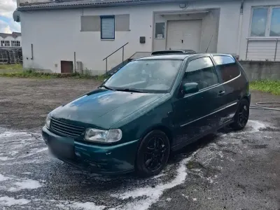 Gebraucht VW Polo 60 PS (44 kW) 1999 Grün Kleinwagen