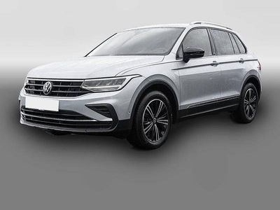 Gebraucht VW Tiguan Active 131 PS (96 kW) 2023 Silber SUV
