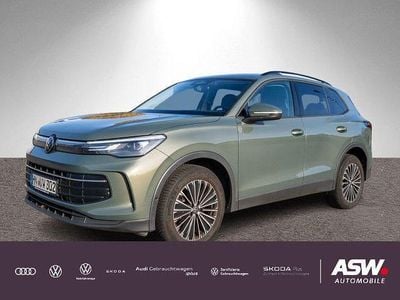 Cipressinogrün metallic Gebraucht 2024 VW Tiguan Life SUV | 45.930 € (Teuer)