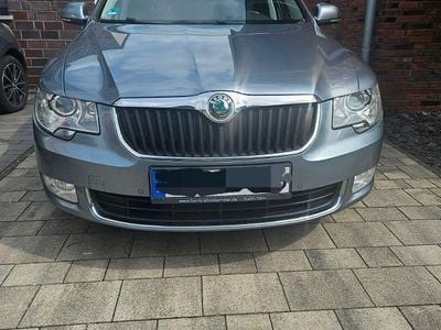Usata Skoda Superb Ambition 170 CV (125 kW) 2012 Grigio Station wagon