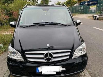 Schwarz Gebraucht 2014 Mercedes Viano Van / Kleinbus | 20.950 € (Fairer Preis)