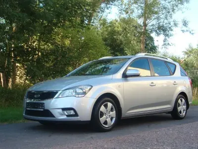 Gebraucht Kia Ceed Sportswagon Vision 90 PS (66 kW) 2010 Silber Kombi