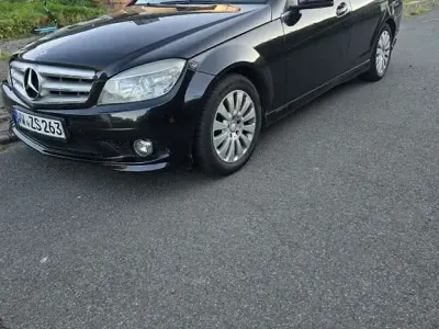 Gebraucht Mercedes 220 170 PS (125 kW) 2011 Schwarz Limousine