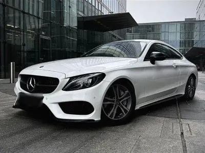 Używany Mercedes C300 245 KM (180 kW) 2017 Biały Coupe