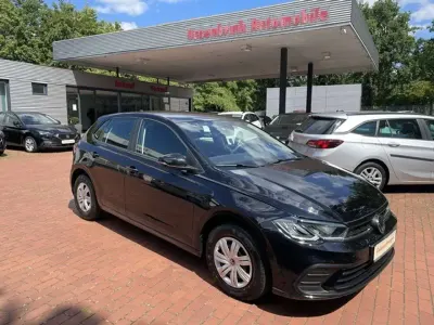 Gebraucht VW Polo 80 PS (58 kW) 2022 Deep black perleffekt Kleinwagen