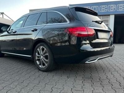 Gebraucht Mercedes C250 204 PS (150 kW) 2015 Schwarz Kombi