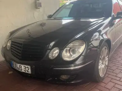 Gebraucht Mercedes E320 Avantgarde 224 PS (164 kW) 2008 Grau Limousine