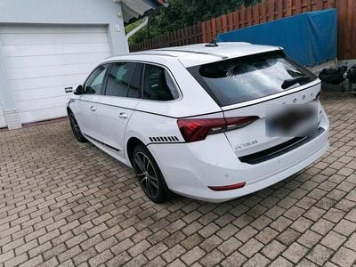 Gebraucht Skoda Octavia 150 PS (110 kW) 2020 Weiß Kombi