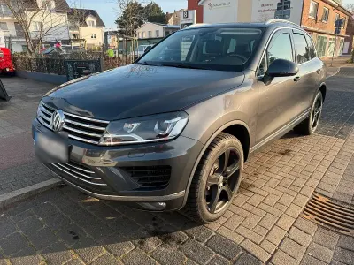Gebraucht VW Touareg 262 PS (192 kW) 2014 Grau SUV