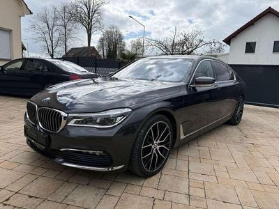 Gebraucht BMW 740 Sport Line 326 PS (239 kW) 2016 Grau Limousine