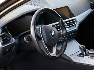 Gebraucht BMW 320 Performance 190 PS (139 kW) 2020 Grau Kombi